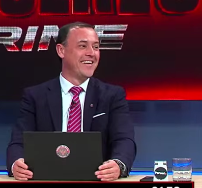 Maximiliano Lobos como panelista en televisión